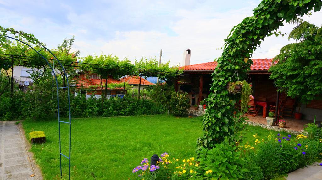 Guest House Simona Sapareva Banja Exteriör bild