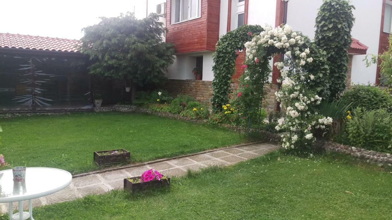 Guest House Simona Sapareva Banja Exteriör bild