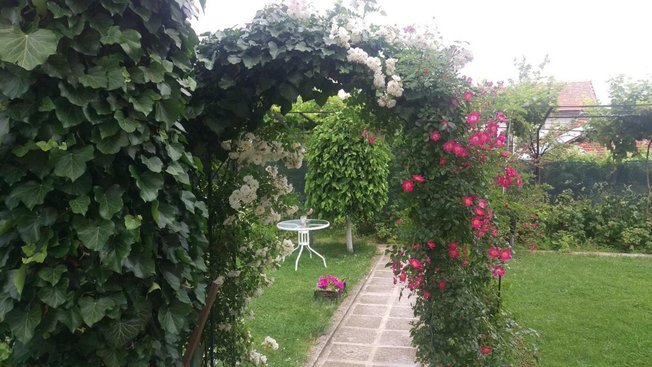 Guest House Simona Sapareva Banja Exteriör bild